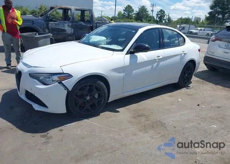 2021 Alfa Romeo Giulia Awd z USA, uszkodzony, nr VIN ZARFANANXM7644302
